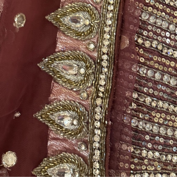 Gorgeous real crystal, handwork Pakistani Indian suit. Pics don’t do justice. - Picture 15 of 15